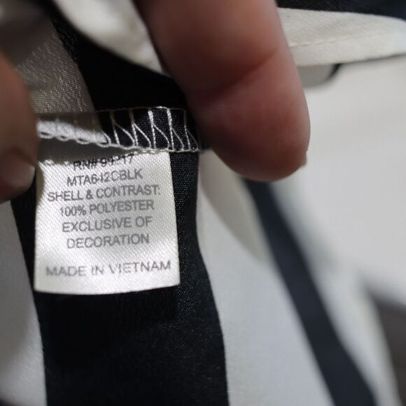 Charming Charlie Black & White Striped Lace Detail Y2K Sleeveless Top Medium - Picture 8 of 8